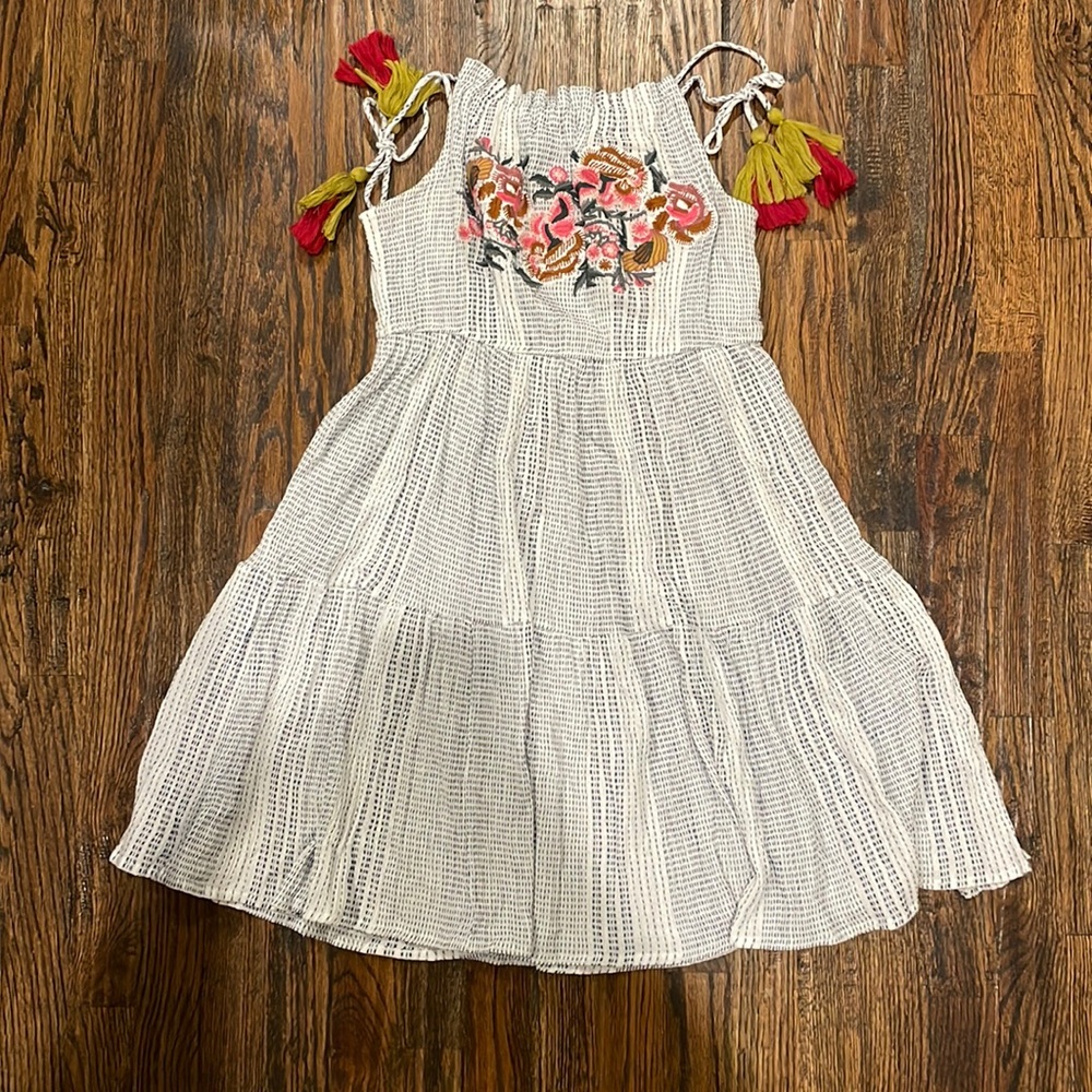 Short flowy dress size M